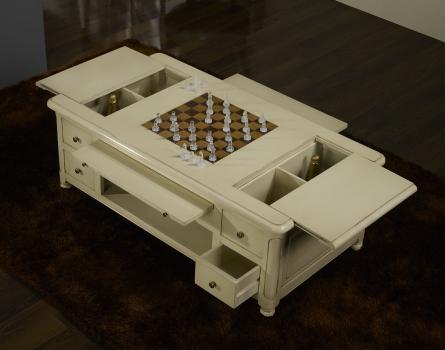 Mesa de centro con juego de ajedrez fabricada en madera de cerezo macizo de estilo Louis Philippe acabado lacado marfil 