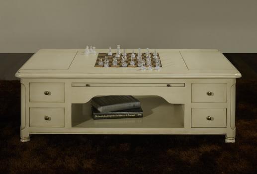 Mesa de centro con juego de ajedrez fabricada en madera de cerezo macizo de estilo Louis Philippe acabado lacado marfil 