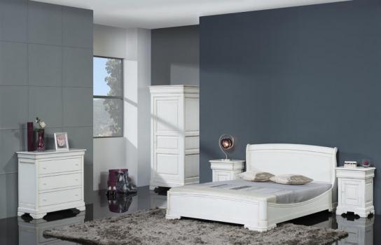 Cómoda Clémence de 3 cajones fabricada en madera maciza de cerezo en estilo Louis Philippe
