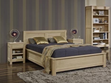 Mesa de noche de 1 cajón y 1 receso fabricada en madera de roble sólido colección naturaleza