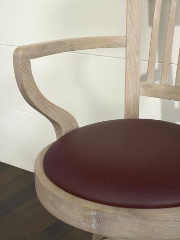 Sillón de oficina giratorio Jules fabricado en madera de roble macizo al estilo Louis Philippe