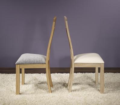 Silla Mario fabricada en madera de roble macizo estilo contemporáneo