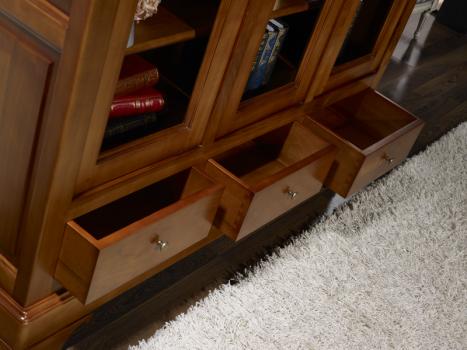 Biblioteca Tomas de 3 puertas y 3 cajones fabricada en madera de cerezo macizo al estilo Louis Philippe