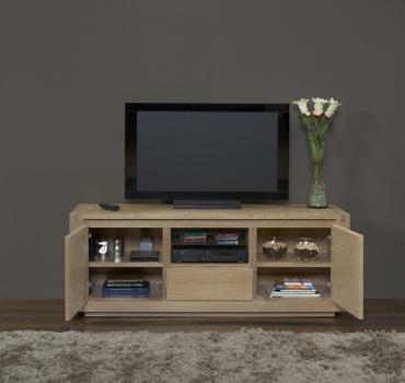 Mueble TV  Mathis fabricado en madera de roble macizo en estilo Contemporáneo