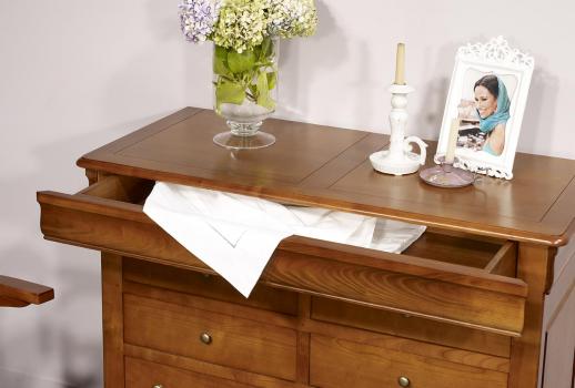 Cómoda Marian de 7 cajones fabricado en madera de cerezo macizo estilo Louis Philippe