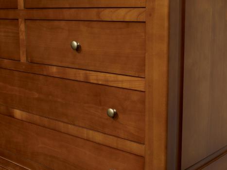 Cómoda Marian de 7 cajones fabricado en madera de cerezo macizo estilo Louis Philippe