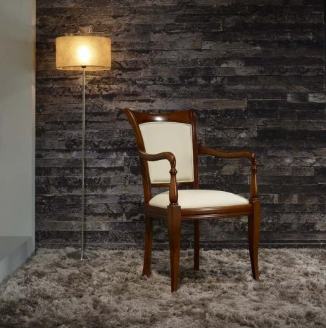 Sillón Eva fabricado en madera de cerezo macizo estilo Louis Philippe