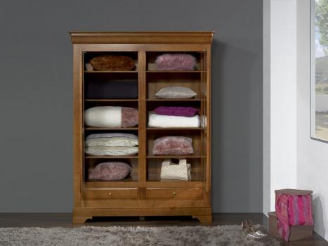Armario de 2 puertas y 2 cajones fabricado en madera de Cerezo macizo al estilo Louis Philippe