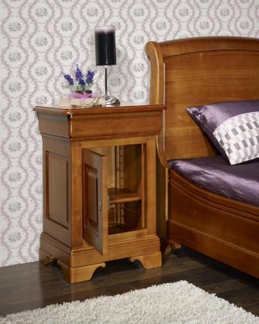 Mesa de noche 1 cajón 1 puerta Léa fabricada en madera maciza de cerezo estilo Louis Philippe 