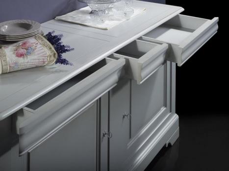 Aparador Martine de 2 puertas y 3 cajones fabricado en madera de cerezo macizo al estilo Louis Philippe 
