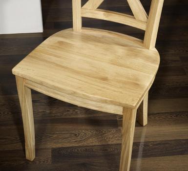 Silla Filipe fabricada en madera maciza de roble estilo rústico