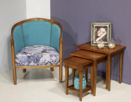 Mesa Gigognes nido fabricada en madera de  cerezo macizo al estilo Louis Philippe