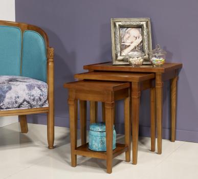 Mesa Gigognes nido fabricada en madera de  cerezo macizo al estilo Louis Philippe