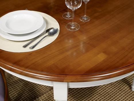 Mesa de comedor redonda fabricada en madera de  cerezo macizo al estilo Luis XVI diámetro 120 cm