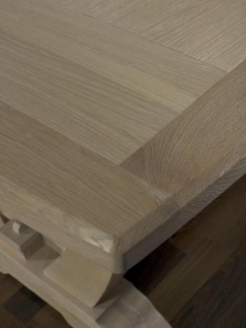 Mesa de comedor rectangular Monasterio fabricada en madera de roble macizo de 220 * 110 + 2 extensiones de 45cm Acabado cepillado blanqueado