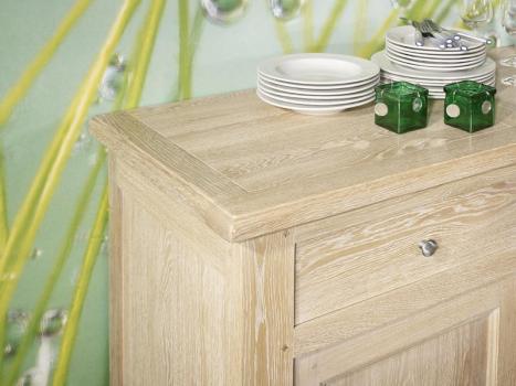 Aparador comedor de 4 puertas fabricado en madera de roble macizo estilo Rústico