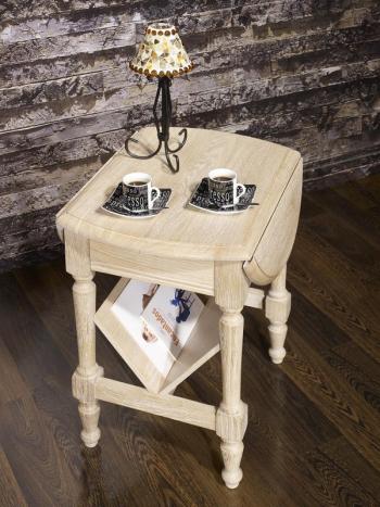 Mesa auxiliar Marc-Eric con persianas fabricada en madera de roble macizo en estilo Louis Philippe 