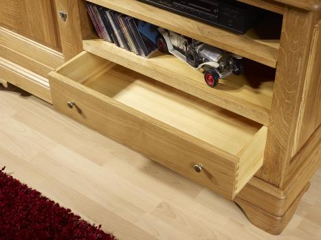 Mueble TV 16/9 Borga fabricado en madera de Roble macizo al estilo Louis Philippe