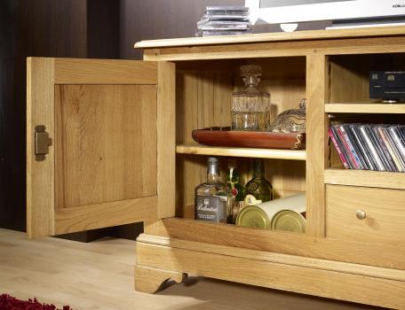 Mueble TV 16/9 Borga fabricado en madera de Roble macizo al estilo Louis Philippe