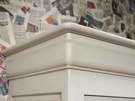 Armario Lucas de 1 puerta y 1 cajón fabricado en madera de roble macizo al estilo de Louis Philippe 