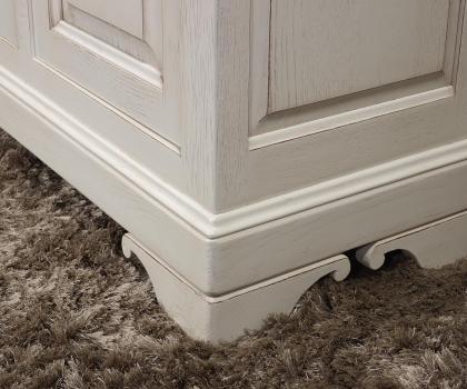 Aparador  de 2 puertas y 7 cajones fabricado en madera de roble macizo al estilo Louis Philippe Acabado en gris perla