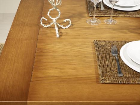 Mesa de comedor rectangular fabricada en madera de roble macizo al estilo Louis Philippe 160*100 