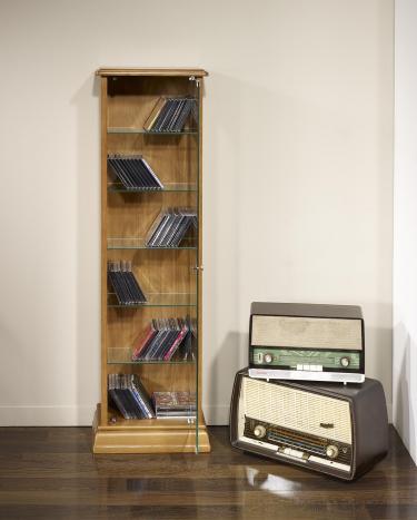 Mueble Torre CD/DVD fabricado en madera de Roble macizo estilo Louis Philippe