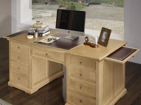 Escritorio Teresa fabricado en madera de roble macizo al estilo Louis Philippe Roble Cepillado Natural 