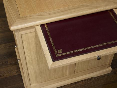 Escritorio Teresa fabricado en madera de roble macizo al estilo Louis Philippe Roble Cepillado Natural 