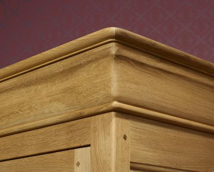 Biblioteca Luis de 2 puertas fabricada en madera de roble macizo estilo Louis Philippe 