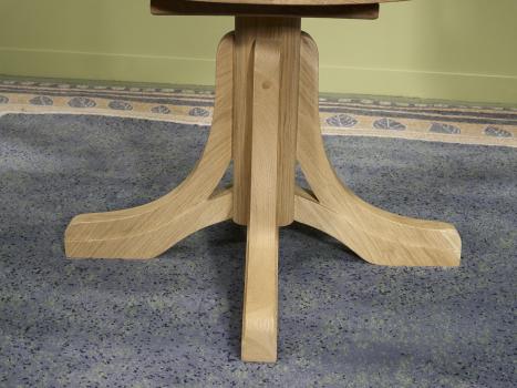 Silla de escritorio giratorio fabricado en madera de roble macizo estilo Louis Philippe