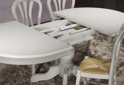 Mesa de comedor ovalada con pata central de Roma 150x110 fabricada en madera de roble macizo al estilo Louis Philippe acabado en roble cepillado gris perla
