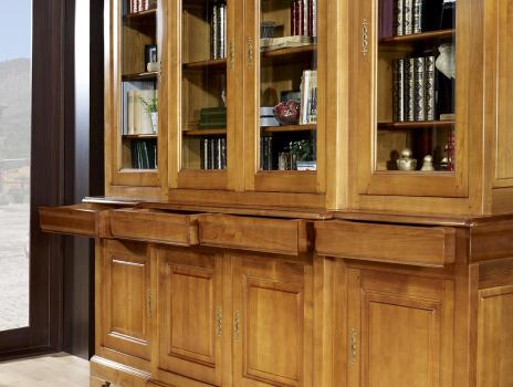 Biblioteca Anne Laure  de 2 cuerpos y 4 puertas fabricada en madera de cerezo macizo al estilo Louis Philippe 