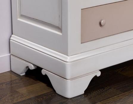 Cómoda Carolina de 4 cajones fabricada en madera de cerezo macizo estilo Louis Philippe 