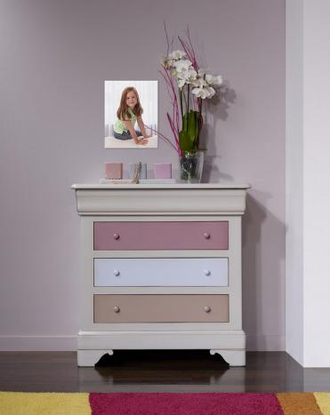 Cómoda Carolina de 4 cajones fabricada en madera de cerezo macizo estilo Louis Philippe 