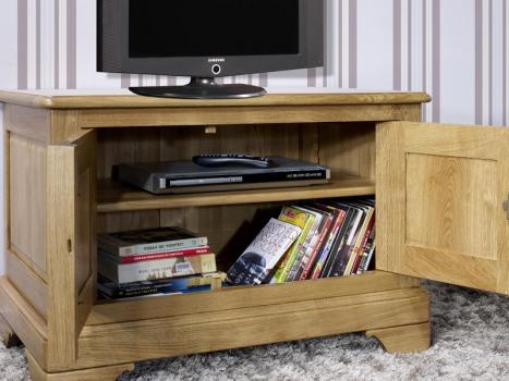 Mueble TV 2 puertas Boris fabricado en madera de Roble macizo al estilo Louis Philippe