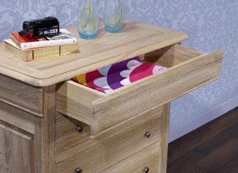 Cómoda Guillermo de 4 cajones fabricada en madera maciza de roble macizo estilo Louis Philippe 