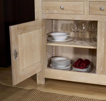 Aparador Filomena de 2 puertas fabricado en madera de roble macizo estilo Rústico