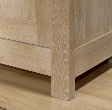 Aparador Filomena de 2 puertas fabricado en madera de roble macizo estilo Rústico