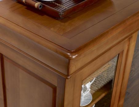 Armario vitrina  de 1 puerta y 1 cajón fabricada en madera maciza de cerezo al estilo Louis Philippe
