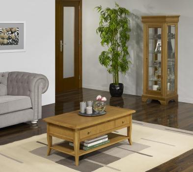 Mesa de centro rectangular fabricada en madera de  roble macizo estilo Louis Philippe