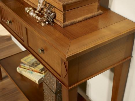 Consola Leslie fabricada en madera de cerezo macizo estilo Directorio