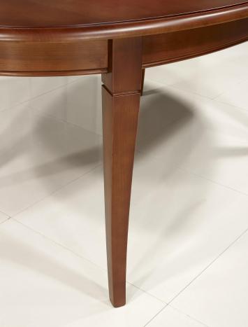 Mesa de comedor ovalada Pilar fabricada en madera de cerezo macizo al estilo Louis Philippe 170x110 + 5 extensiones de 40 cm