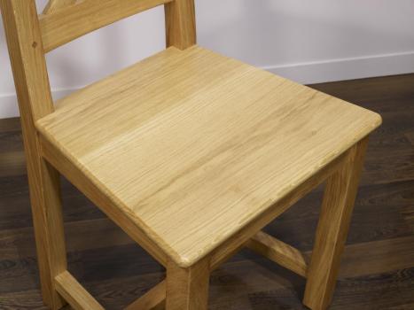 Silla Olivier fabricada en madera de roble macizo estilo rústico