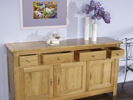 Aparador Buffet de 3 puertas y 4 cajones fabricada en madera maciza de roble estilo rústico