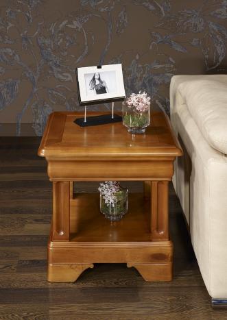 Mesa de centro Leila fabricada en madera de cerezo macizo estilo Louis Philippe