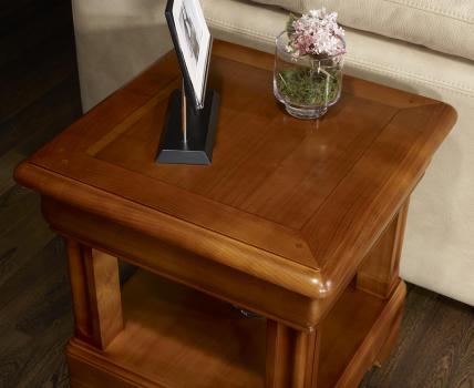 Mesa de centro Leila fabricada en madera de cerezo macizo estilo Louis Philippe