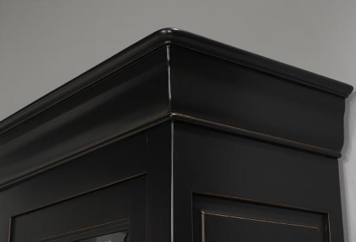Biblioteca Flora de 3 puertas fabricada en madera de cerezo macizo en estilo Louis Philippe lacado  Negro y Rojo