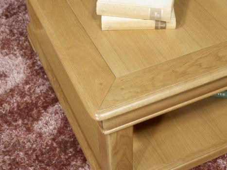 Mesa de centro cuadrada Anne-Sophie fabricada en madera de Roble Macizo estilo Louis Philippe