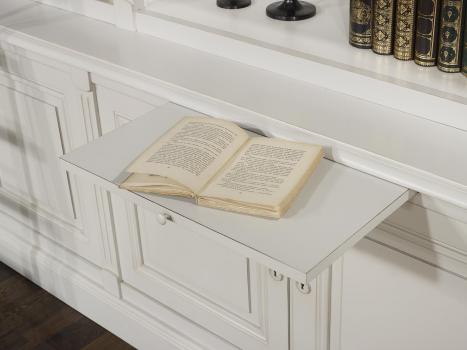 Biblioteca de 2 cuerpos y 4 puertas fabricada en madera cerezo macizo estilo Directorio con escalera acabado Gris Perle y Marfil